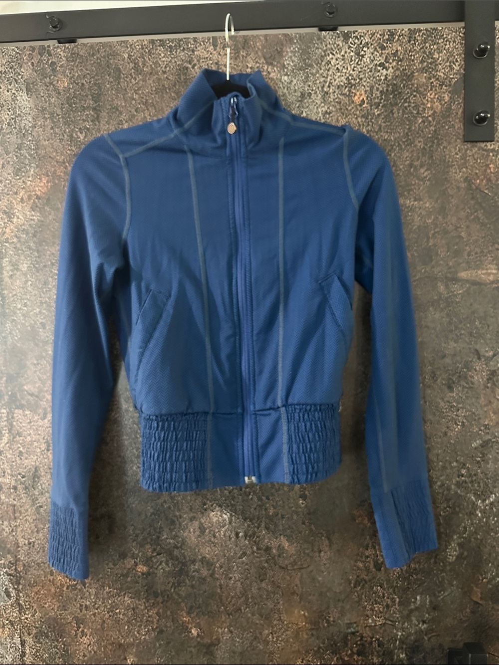 Lululemon athletice Women’s Blue Zip-Front Active Jacket size 2(xs)